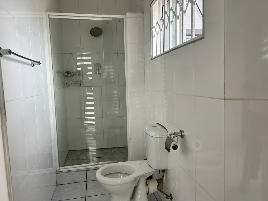 5 Bedroom Property for Sale in Nahoon Valley Park Eastern Cape